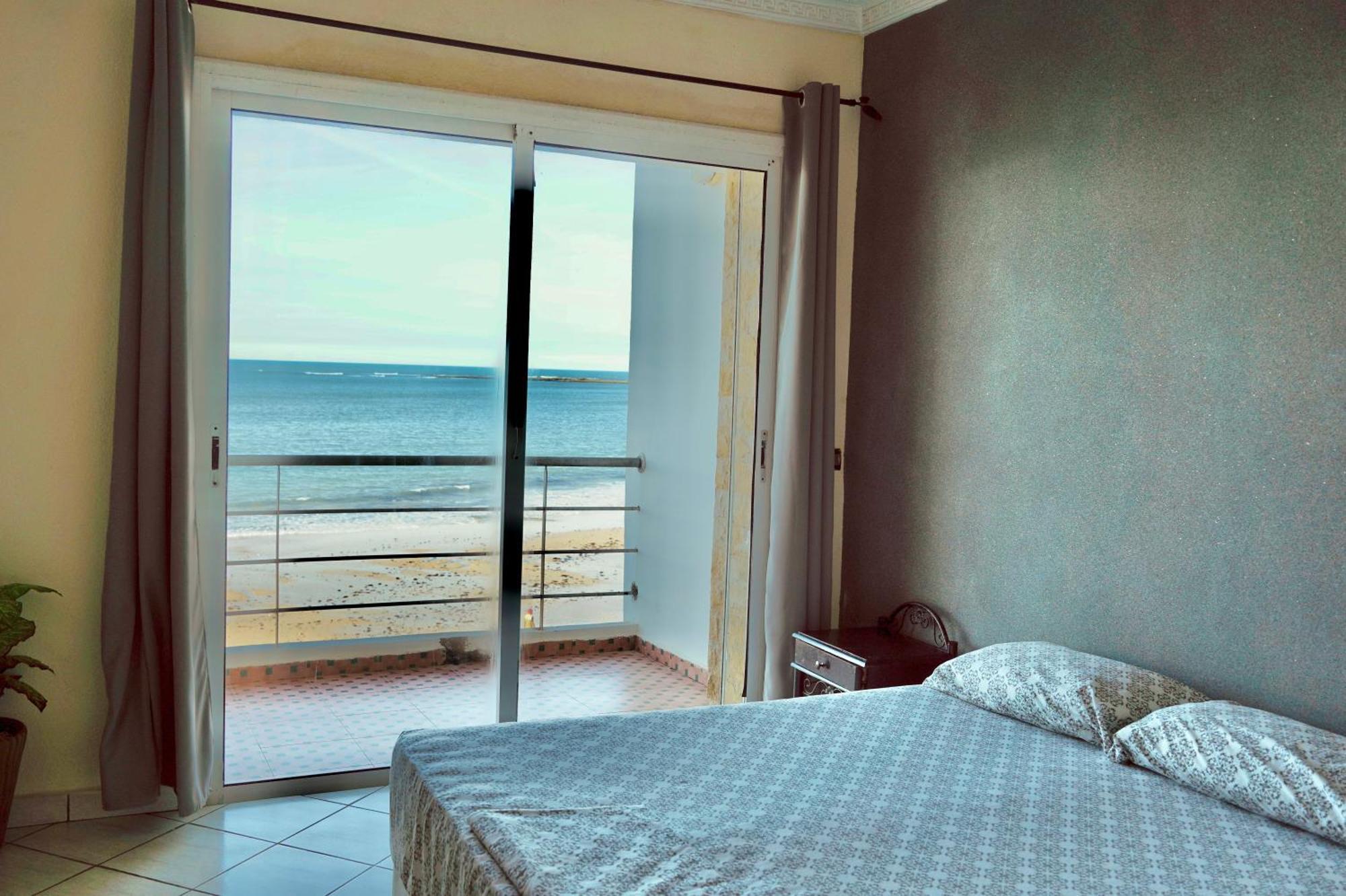 Splendid Beachfront In Sidi Bouzid With Pool *