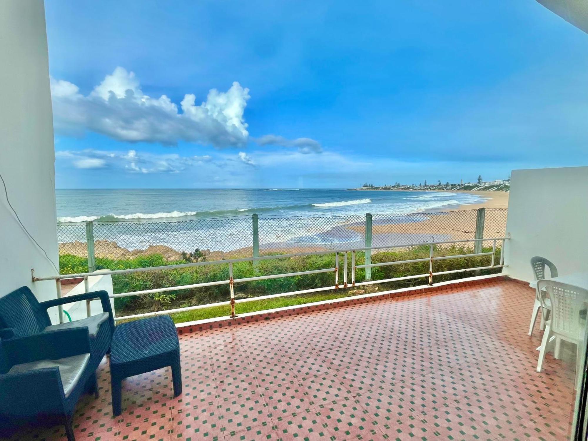 Splendid Beachfront In Sidi Bouzid With Pool Villa *