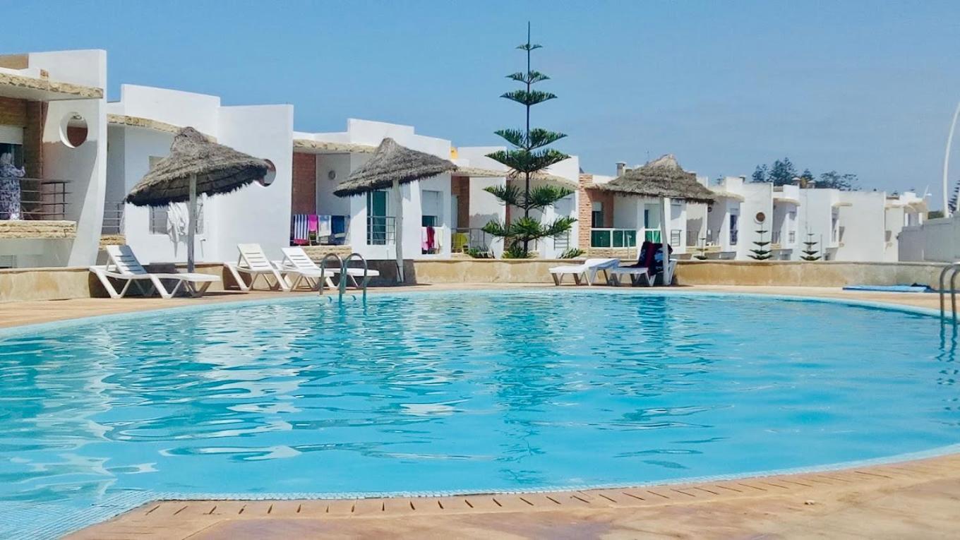 Splendid Beachfront In Sidi Bouzid With Pool Villa *